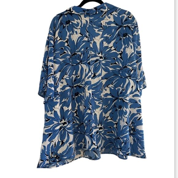 Catherines Women's Blue White Floral Timeless Short Sleeve Blouse Size 3X - Picture 3 of 9
